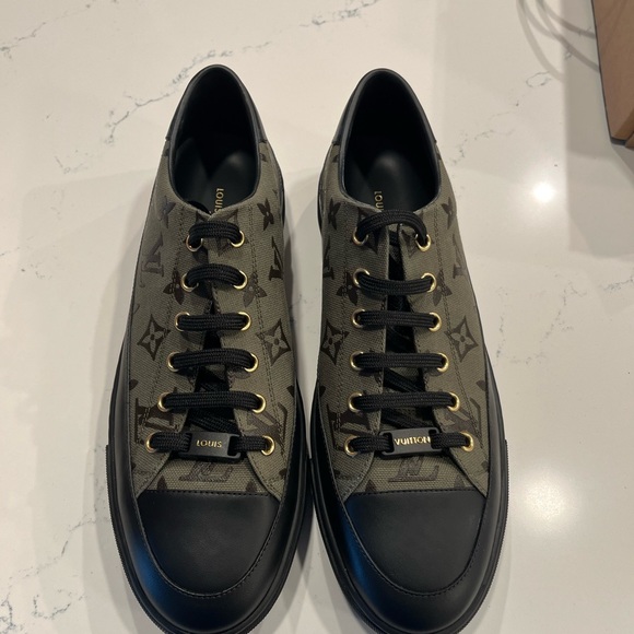 Women’s Louis Vuitton sneakers - Picture 3 of 4